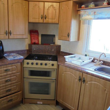 Waterside: Waterside Salisbury:- 6 Berth Large Wrap Around Veranda Инголдмелс Экстерьер фото
