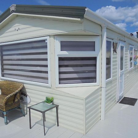 Waterside: Waterside Salisbury:- 6 Berth Large Wrap Around Veranda Инголдмелс Экстерьер фото