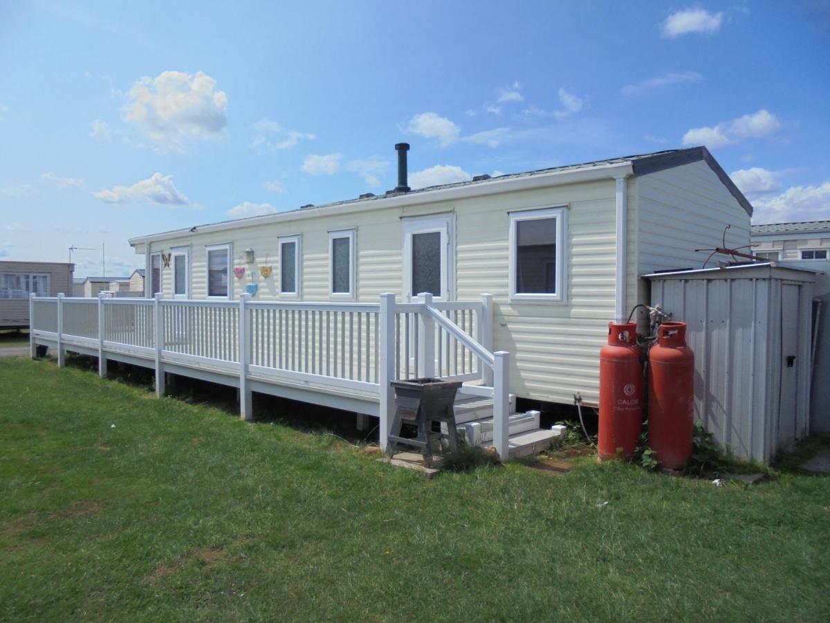 Waterside: Waterside Salisbury:- 6 Berth Large Wrap Around Veranda Инголдмелс Экстерьер фото