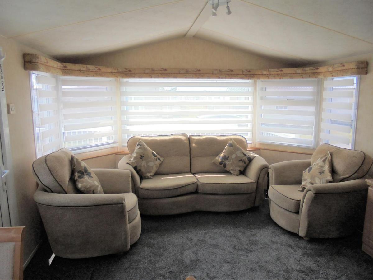 Waterside: Waterside Salisbury:- 6 Berth Large Wrap Around Veranda Инголдмелс Экстерьер фото
