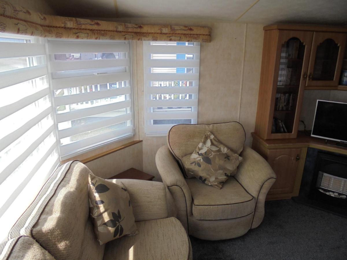 Waterside: Waterside Salisbury:- 6 Berth Large Wrap Around Veranda Инголдмелс Экстерьер фото